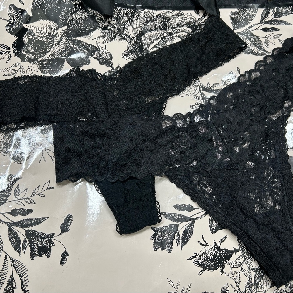 NWOT Victoria’s Secret Lace Thong panties SIZE L